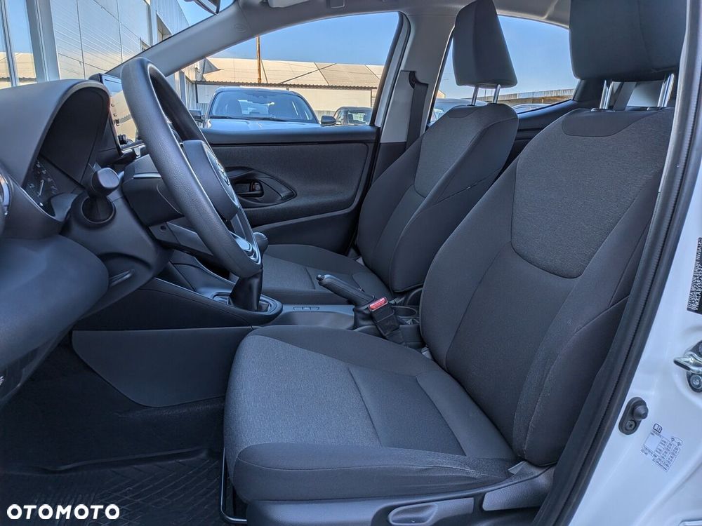 Toyota Yaris - 33