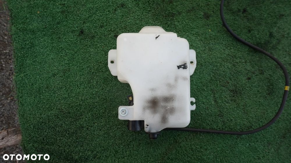 Mitsubishi Pajero IV 3.2 DID zbiorniczek plynu do spryskiwaczy tyl tylny pompka kompletny - 2