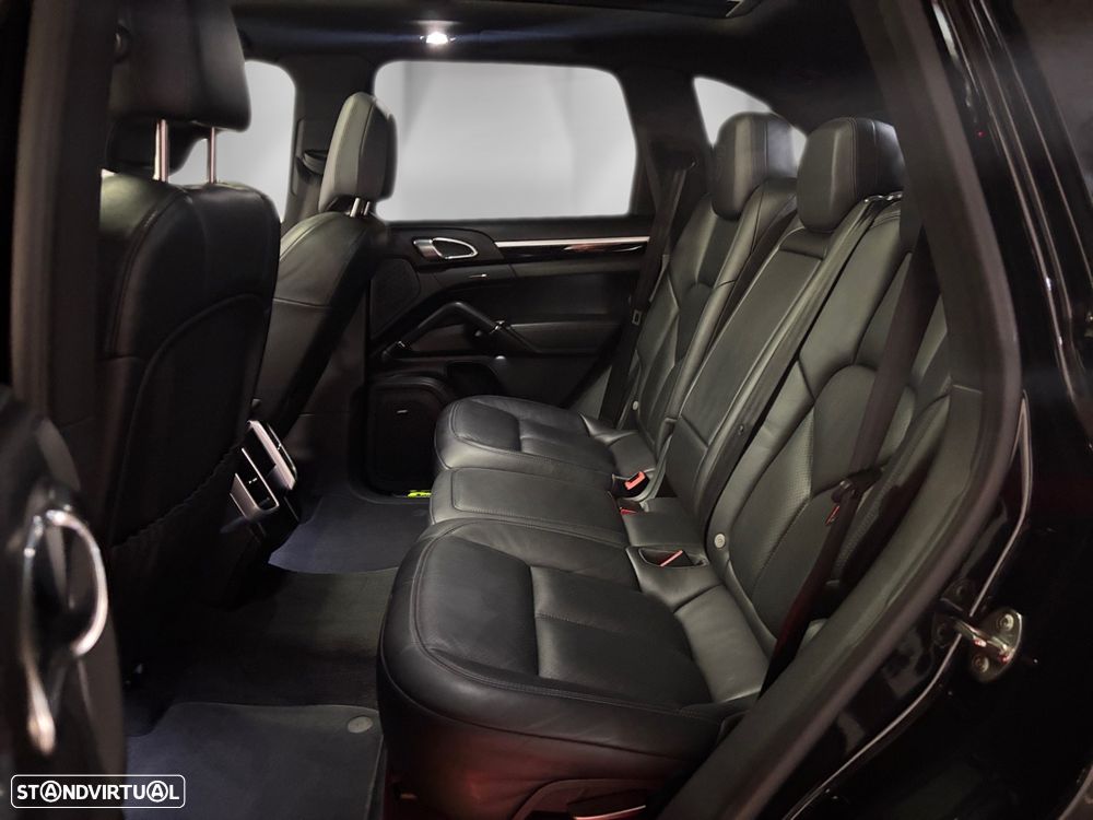 Porsche Cayenne - 6