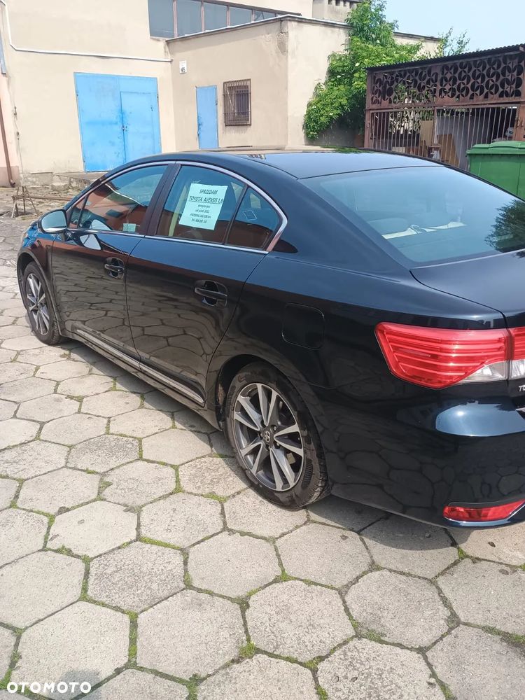 Toyota Avensis 1.8 Luna - 12