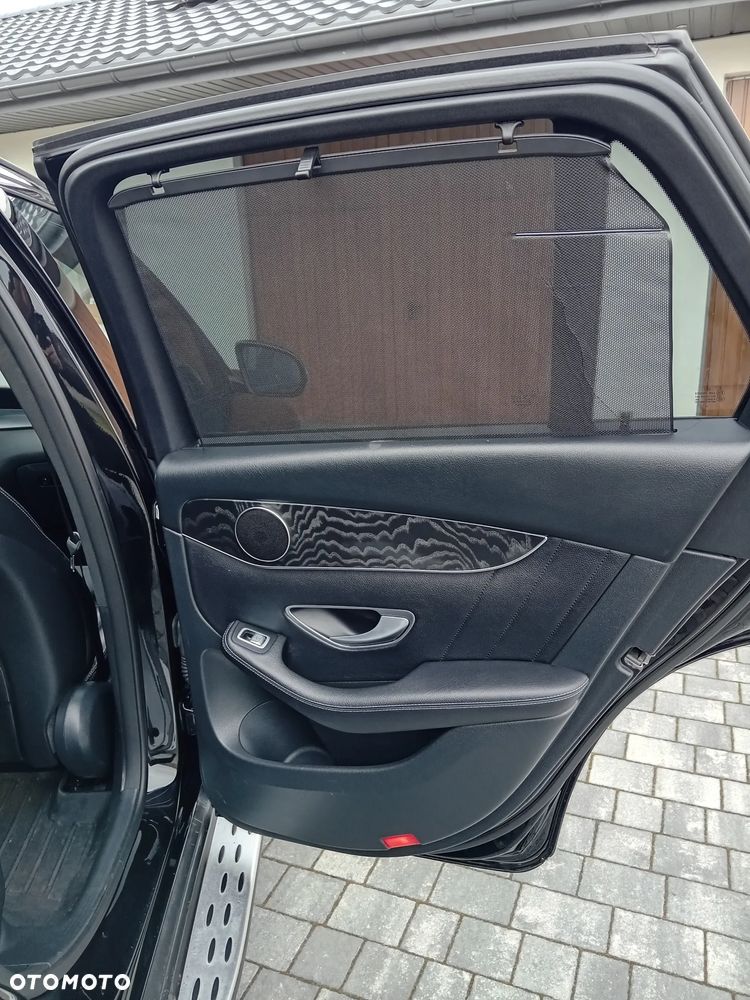 Mercedes-Benz GLC 250 4Matic 9G-TRONIC AMG Line - 32