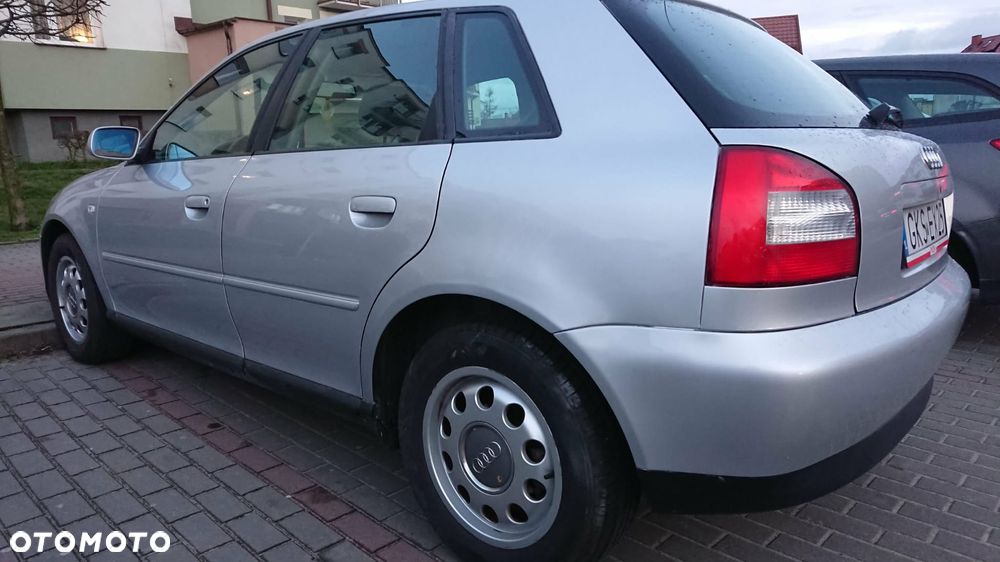 Audi A3 Sportback 1.6 Attraction - 4
