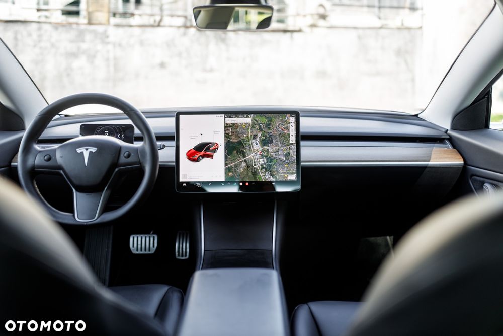Tesla Model 3 - 28