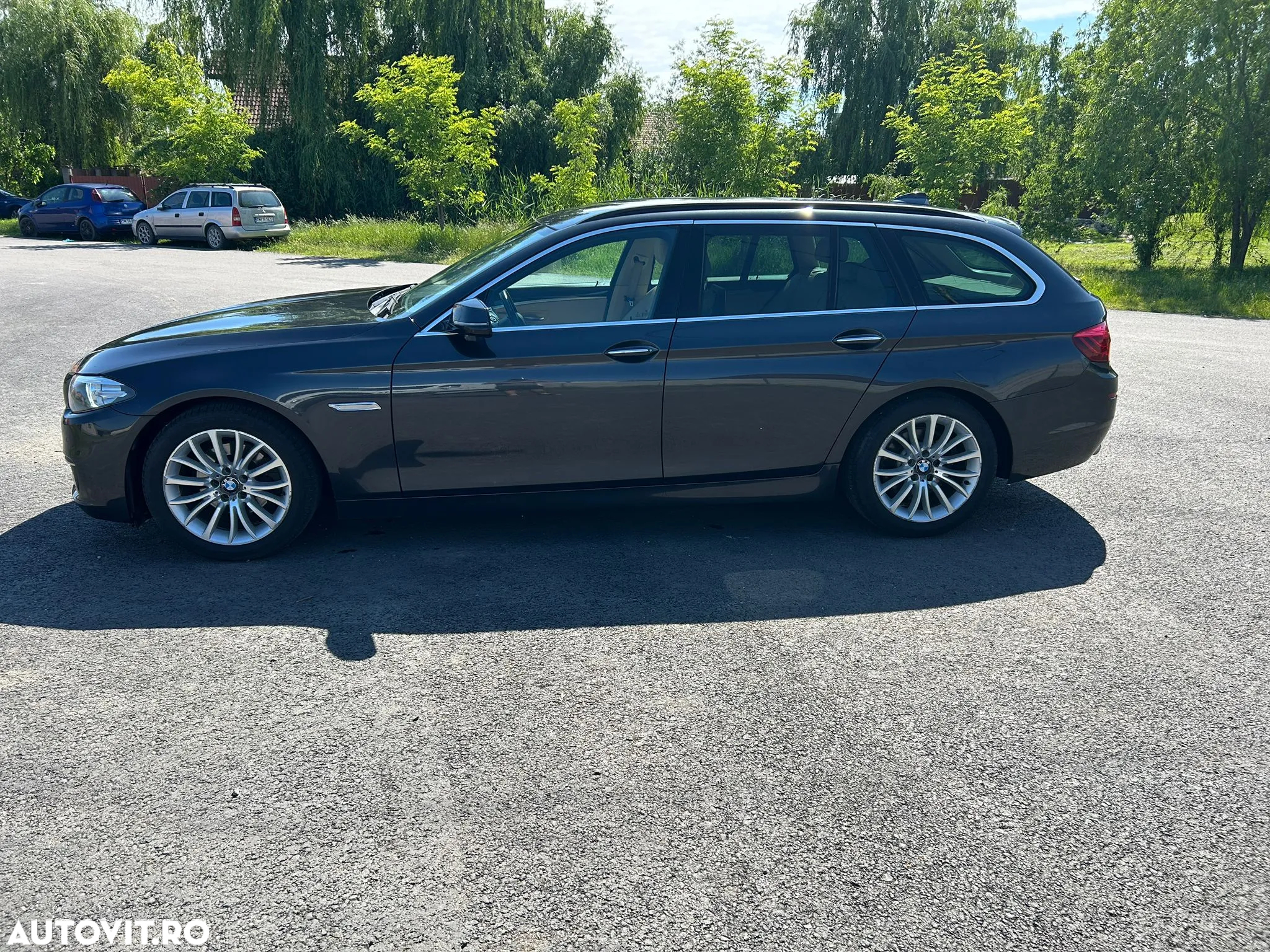 BMW Seria 5 520d Touring Aut. Luxury Line - 10