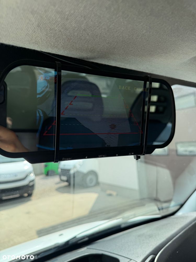 Iveco Daily 35C15 3.0 Kontener 8 Palet z windą - 25