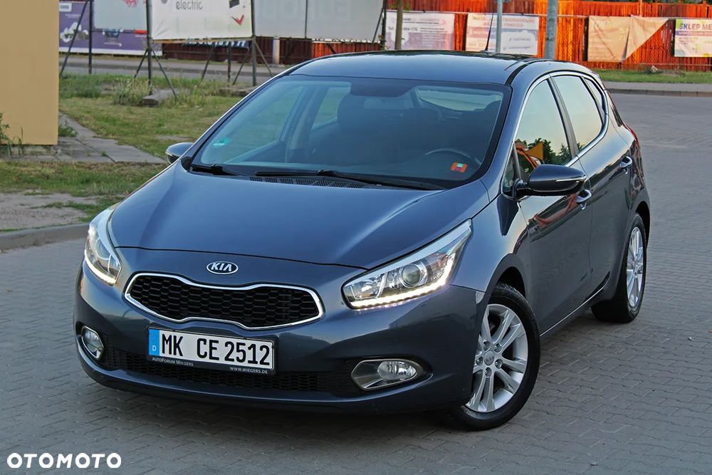 Kia Ceed 1.6 CRDi 128 Dream-Team Edition - 2
