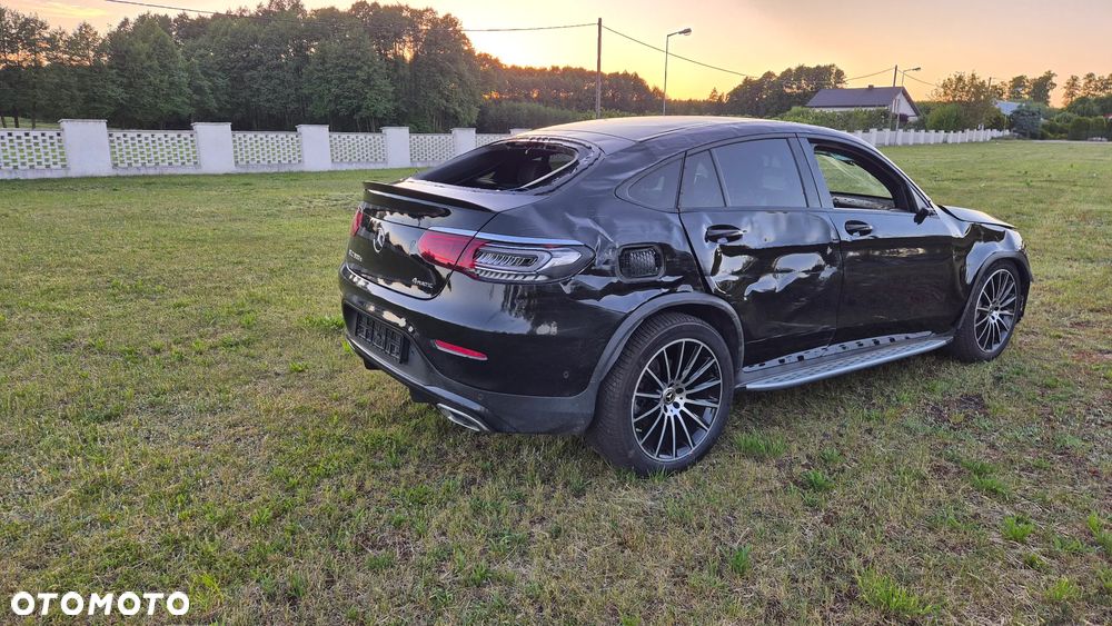Mercedes-Benz GLC 300 d 4Matic 9G-TRONIC AMG Line - 22