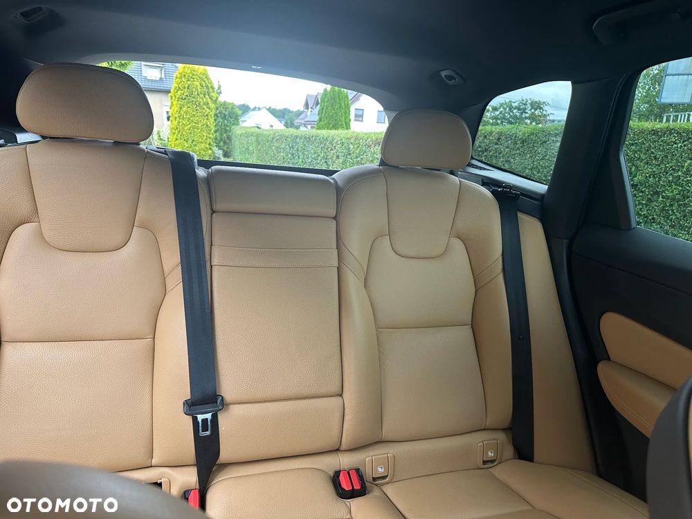Volvo XC 60 D5 AWD Geartronic Inscription - 18