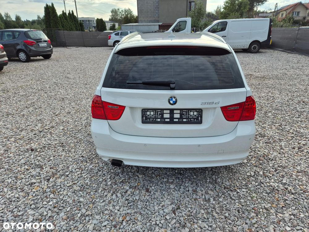 BMW Seria 3 318d DPF - 6