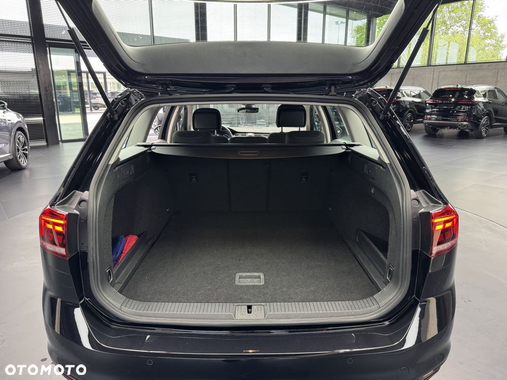 Volkswagen Passat - 19