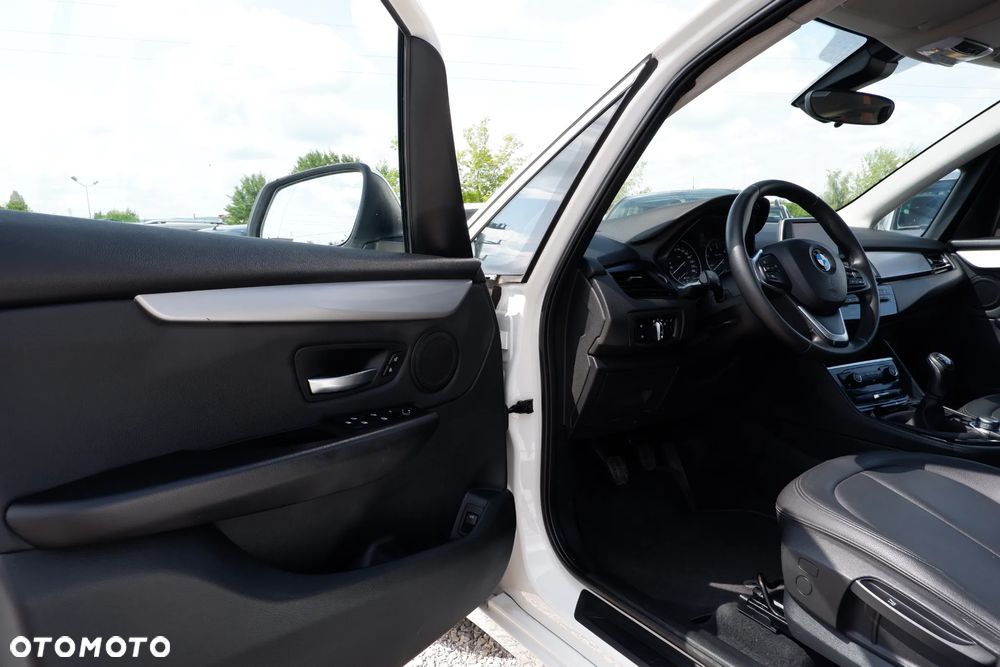 BMW Seria 2 216d Advantage - 26