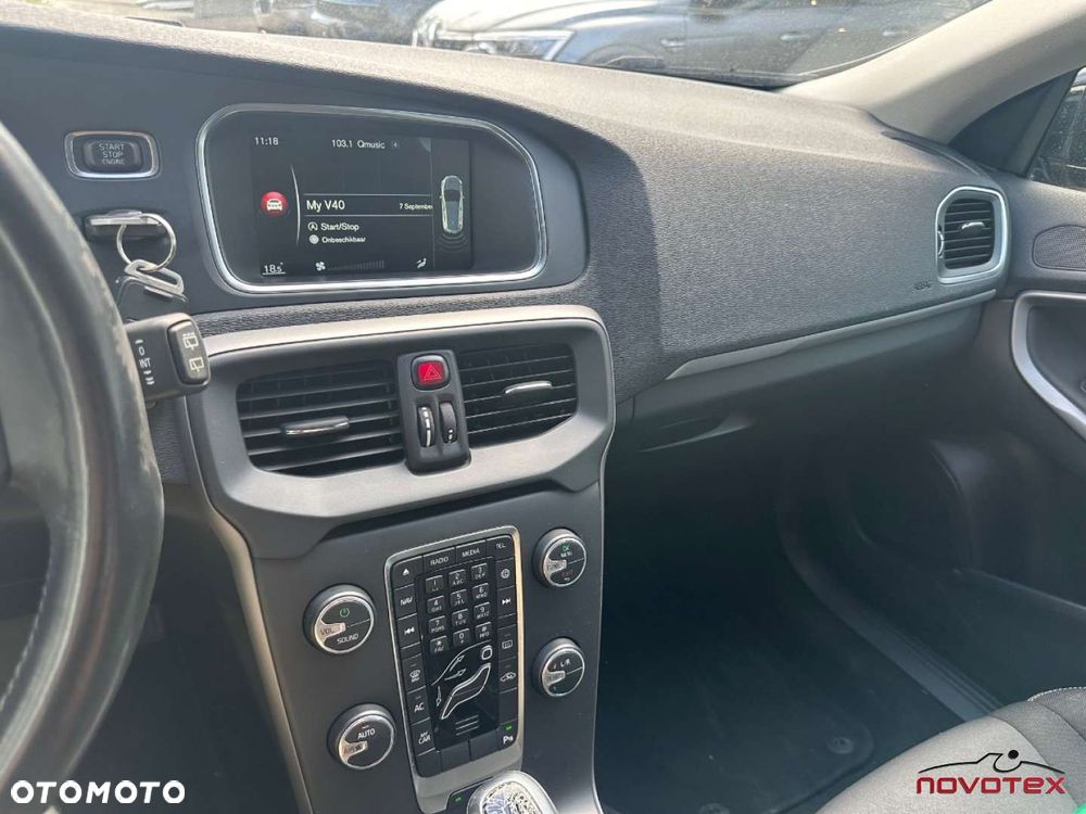 Volvo V40 D2 Momentum - 6