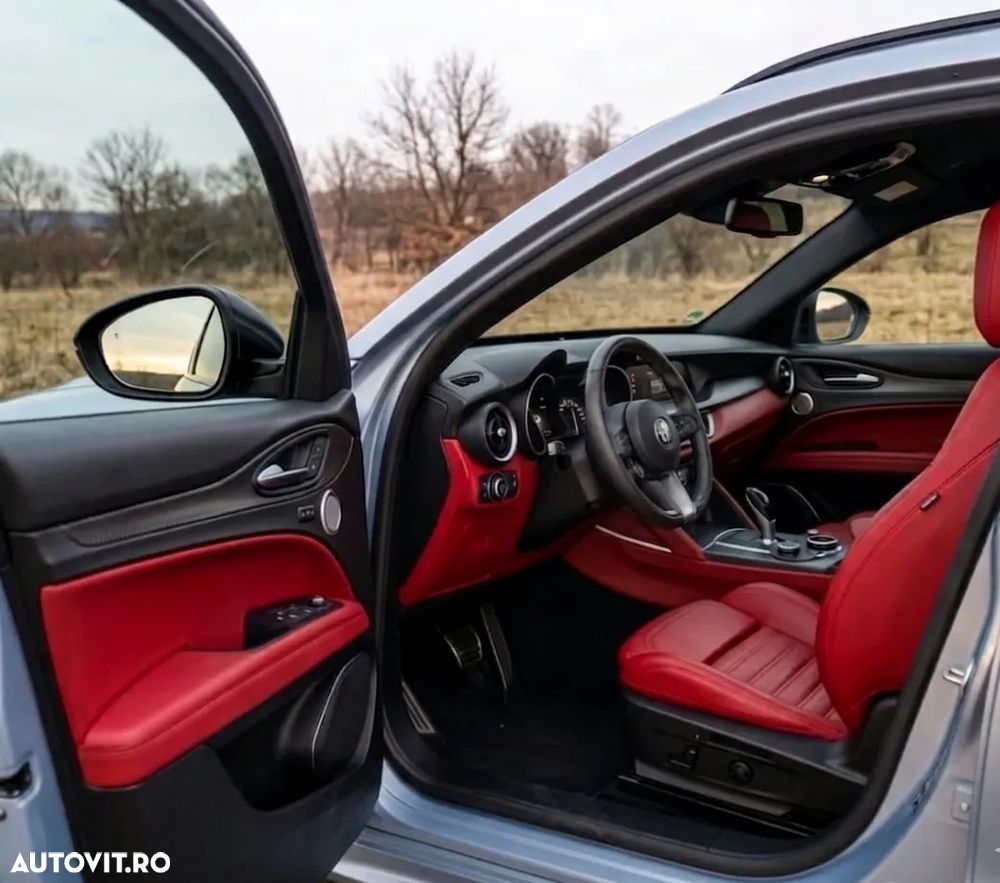 Alfa Romeo Stelvio 2.0 Turbo 16V AT8-Q4 Ti - 6
