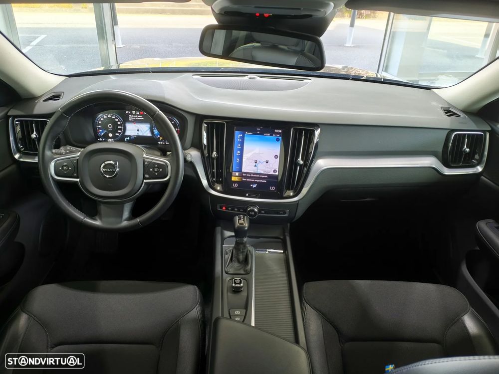Volvo V60 2.0 D3 Momentum Geartronic - 12