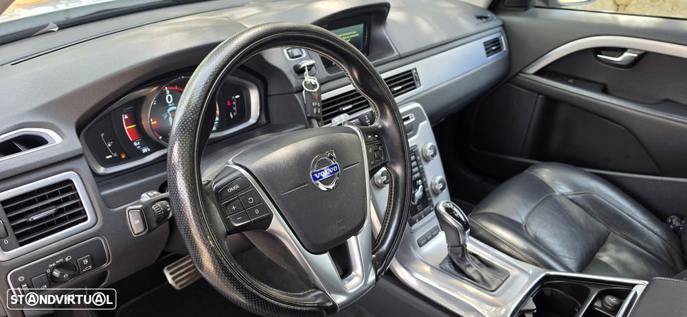Volvo XC 70 2.0 D4 Momentum Geartronic - 22