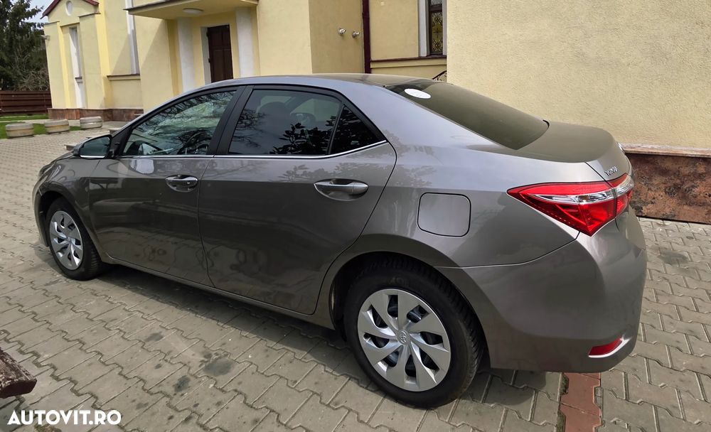 Toyota Corolla 1.6 Valvematic Sol - 3