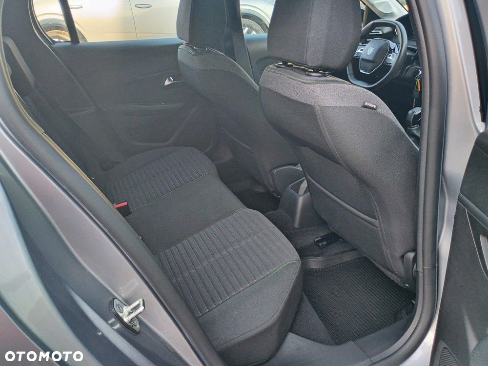 Peugeot 208 - 17