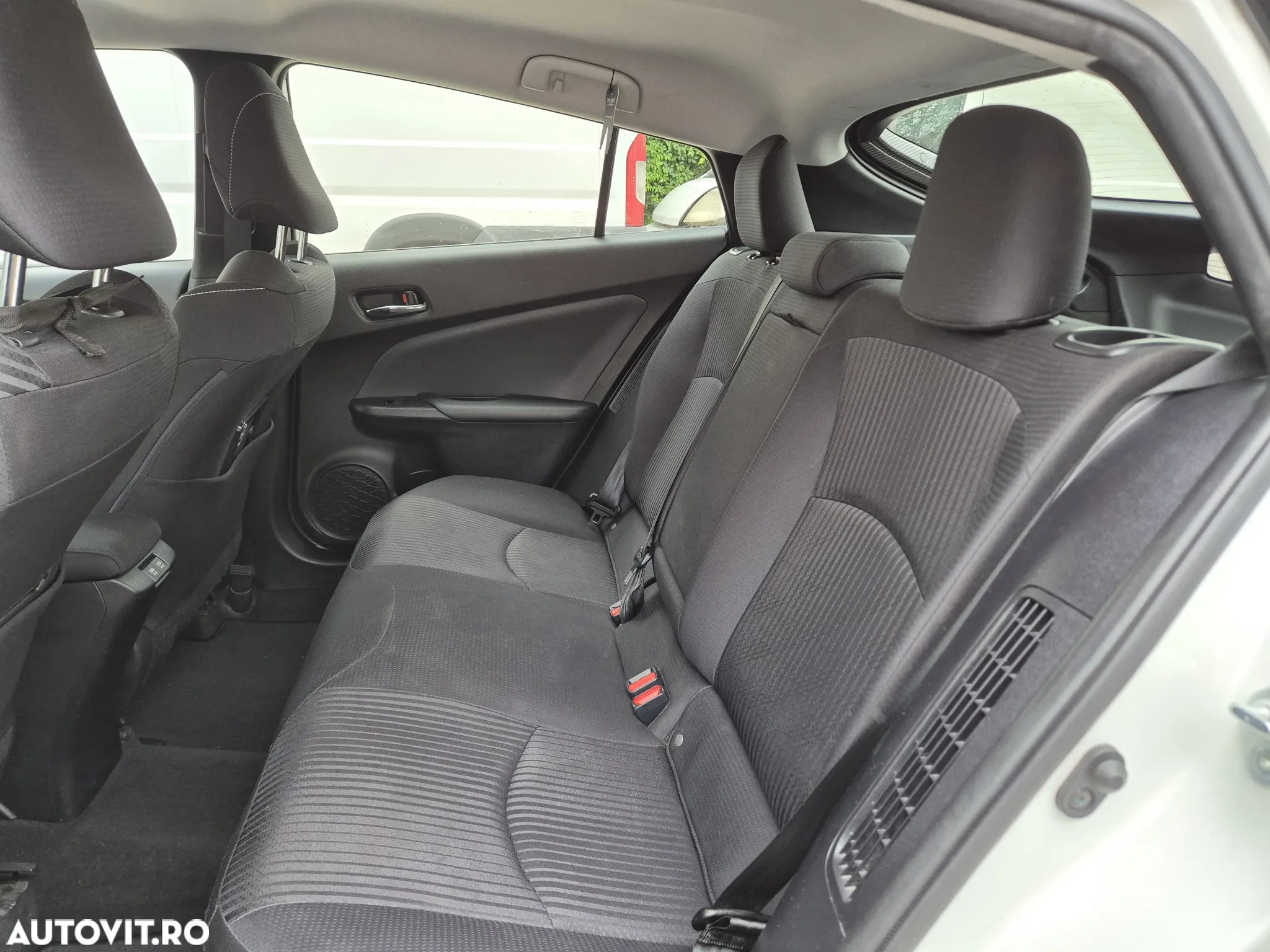 Toyota Prius Plug-in Hybrid Executive - 16