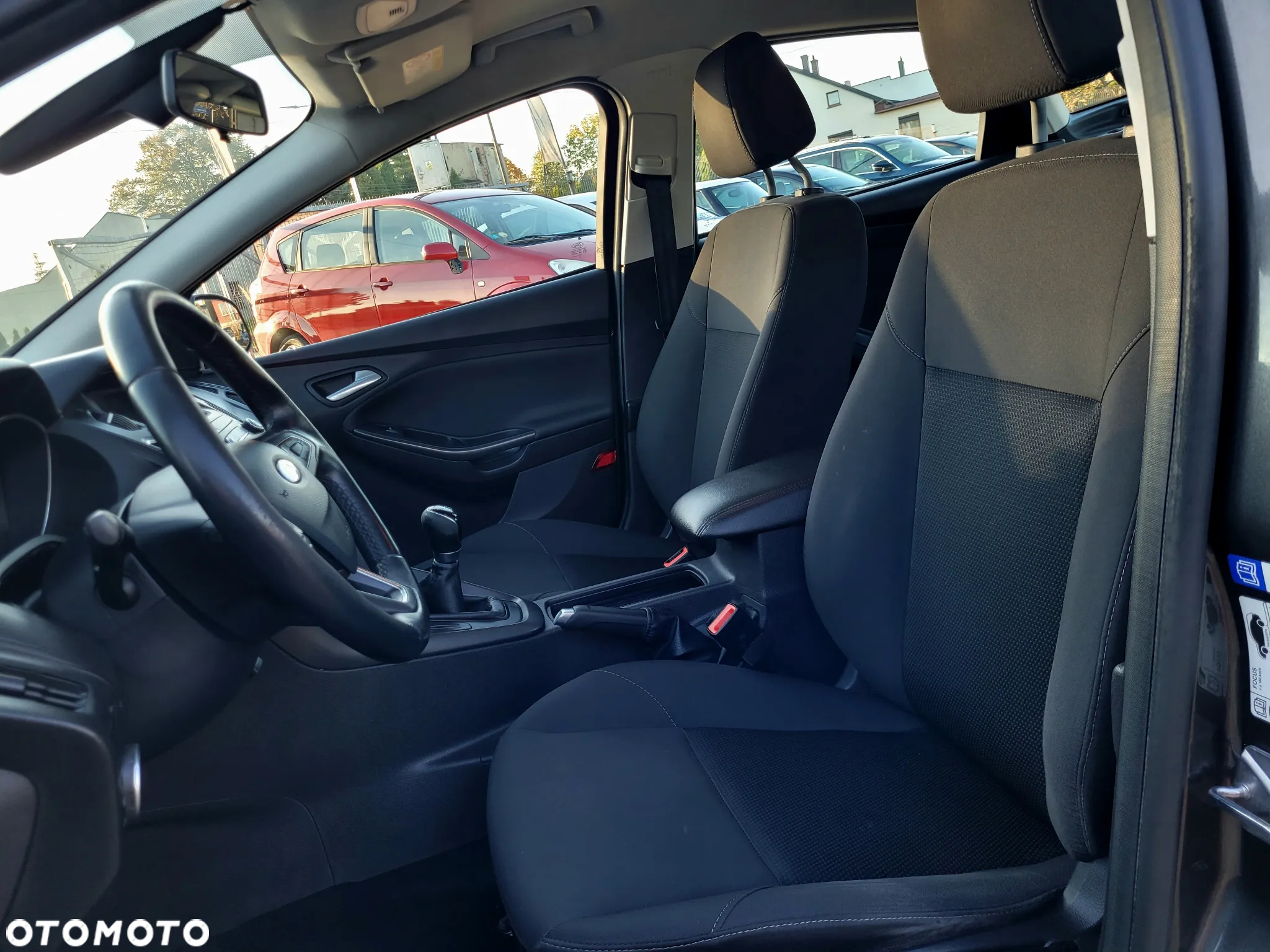 Ford Focus 1.6 SYNC Edition - 6