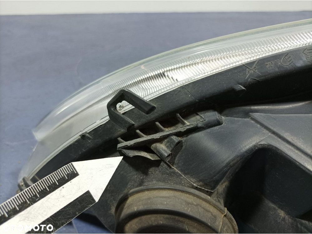 TOYOTA COROLLA E12 HB REFLEKTOR LAMPA PRZÓD PRAWY EU 81130-02150 - 6