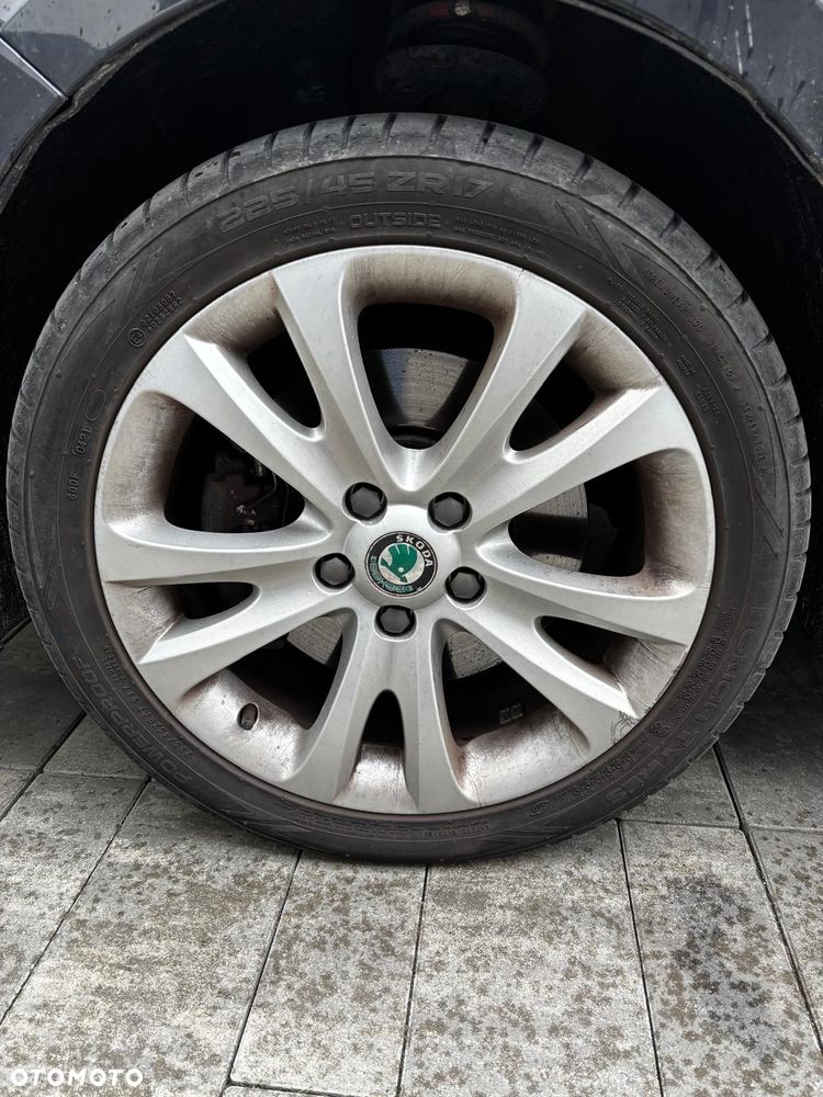 Skoda Superb 2.0 TDI Family DSG - 31