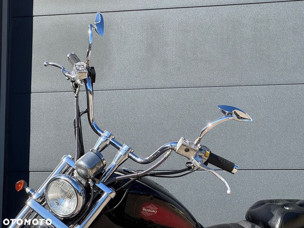 Suzuki Intruder - 16