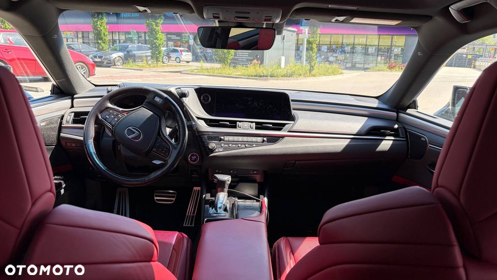 Lexus ES 300h F Sport Edition - 9