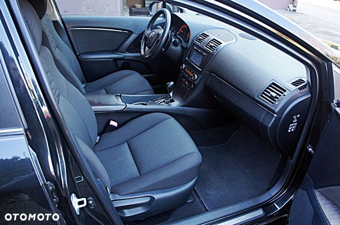 Toyota Avensis 2.0 Multidrive S Executive - 17