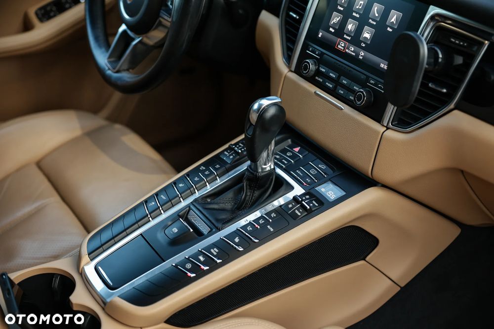 Porsche Macan - 18