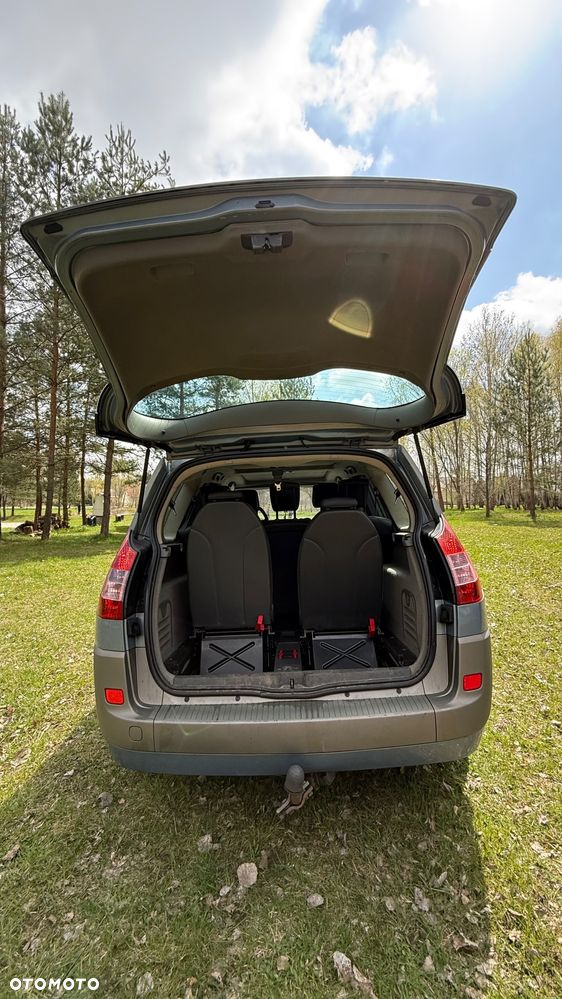 Renault Scenic 2.0T Luxe Privilege - 11