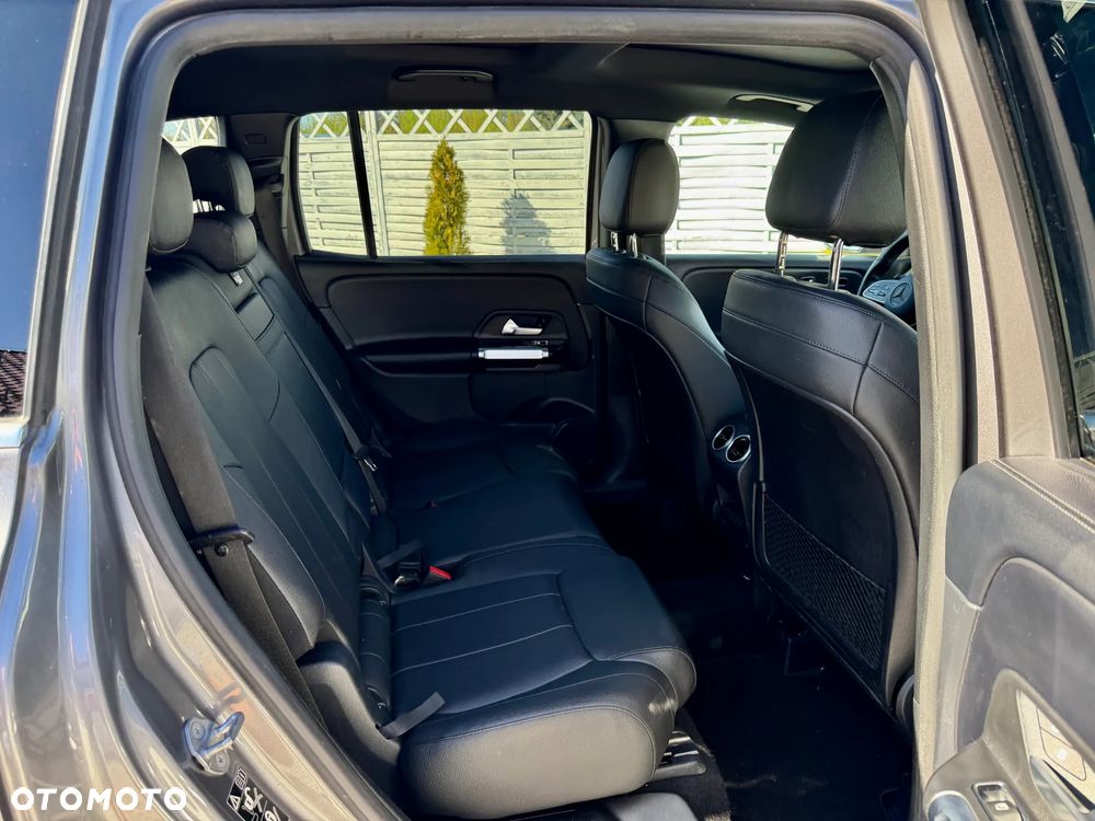 Mercedes-Benz GLB 250 4Matic 8G-DCT - 18