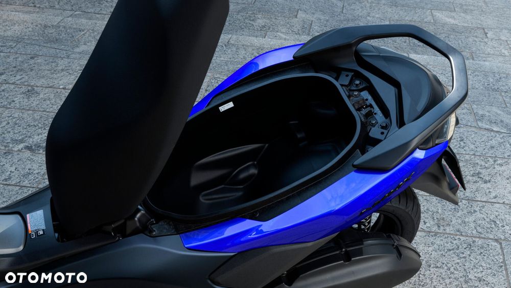 Yamaha NMAX - 13