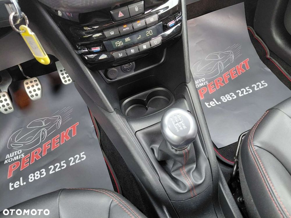 Peugeot 208 - 23