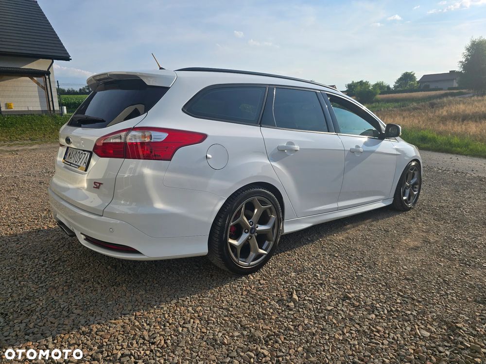 Ford Focus 2.0 EcoBoost ST - 6