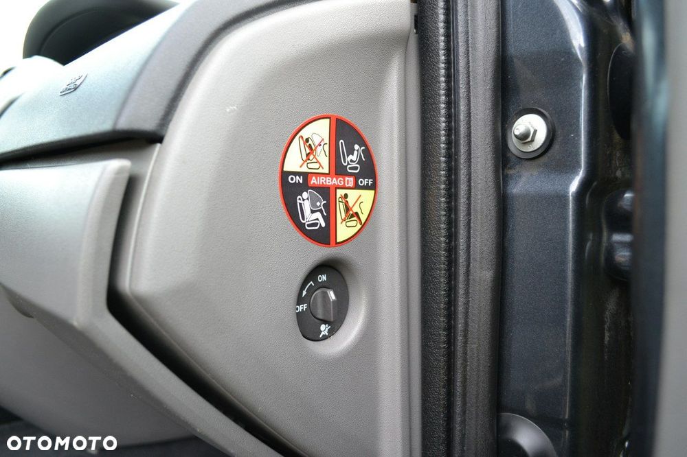 Renault Scenic 2.0 16V Confort Dynamique - 17