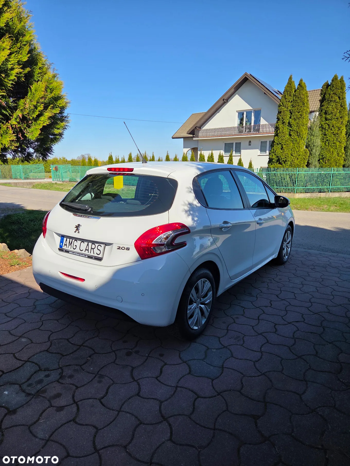 Peugeot 208 - 17