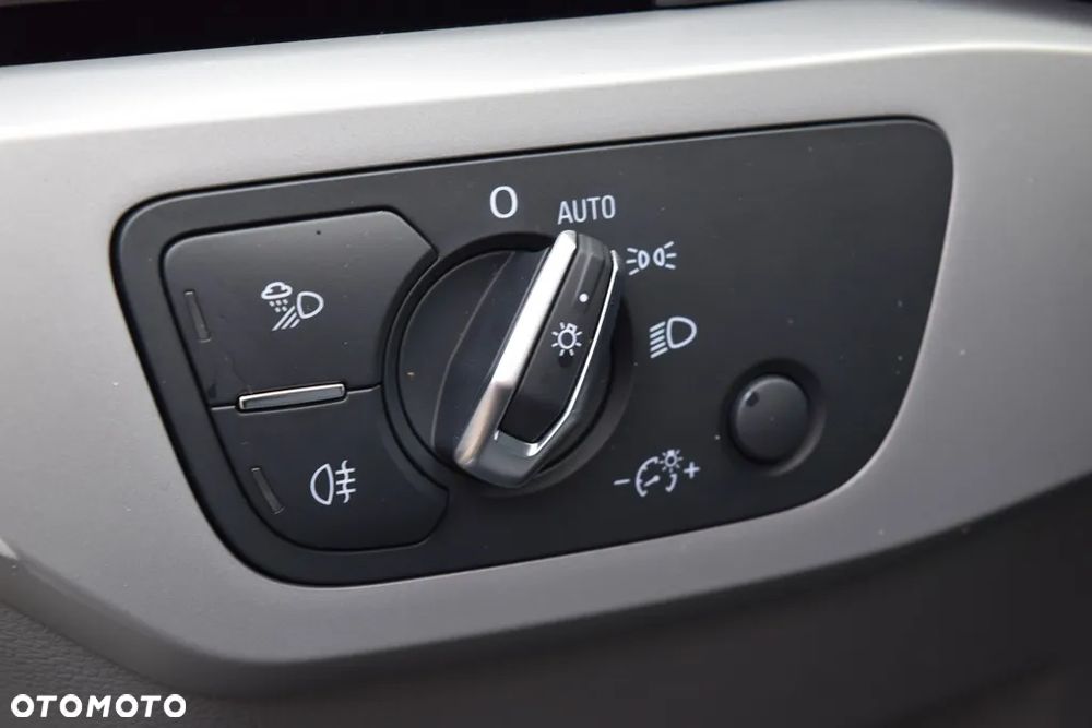 Audi A4 Limousine - 17