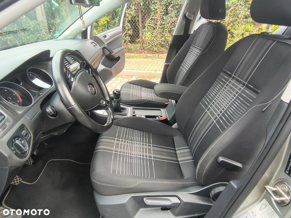 Volkswagen Golf - 18