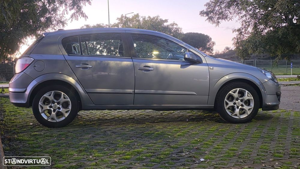 Opel Astra 1.3 CDTI Enjoy EcoFLEX - 4