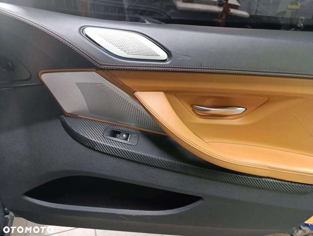 BMW Seria 6 650i - 12