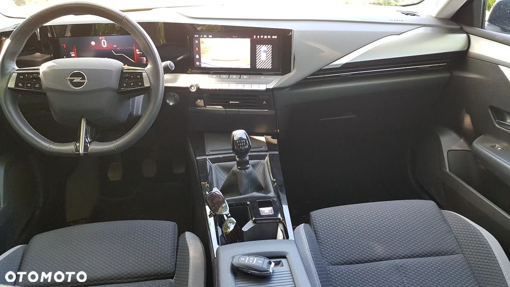 Opel Astra 1.2 Turbo Elegance - 10