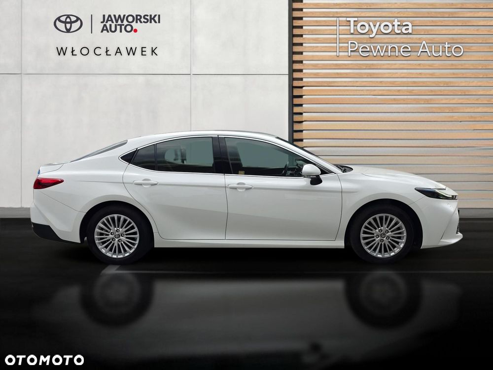 Toyota Camry - 6