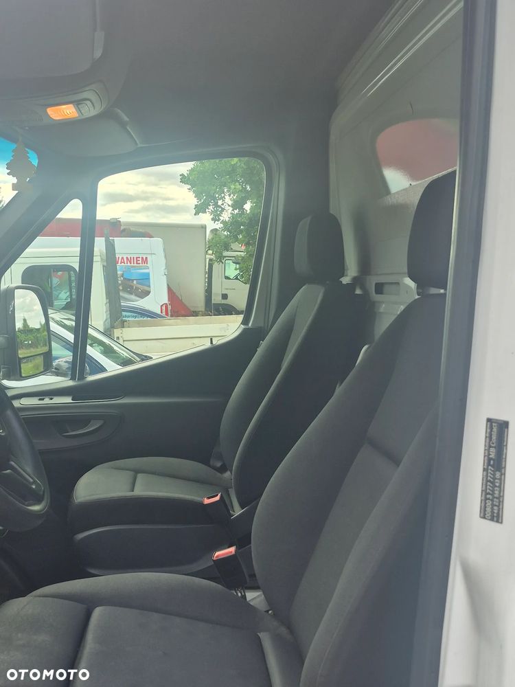 Mercedes-Benz Sprinter - 19