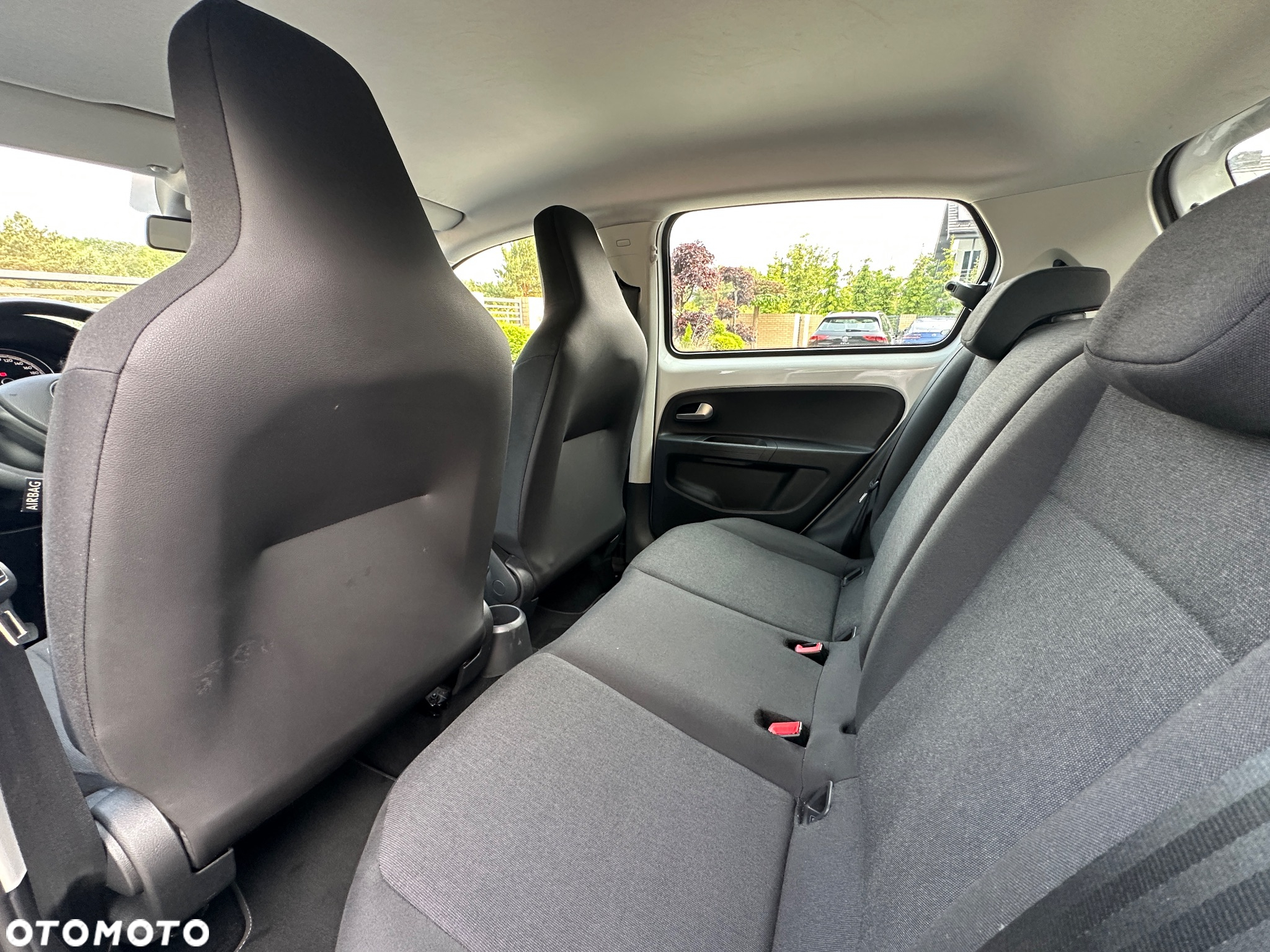 Volkswagen up! 1.0 United - 10