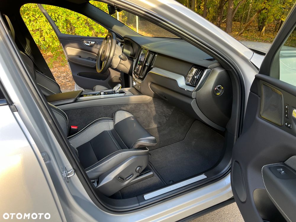 Volvo XC 60 B4 B Plus Dark - 10