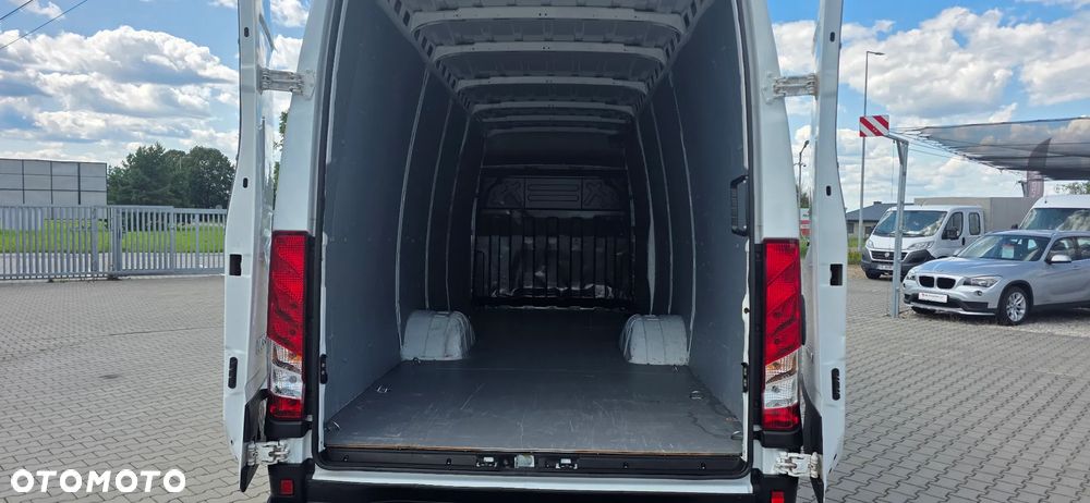 Iveco Daily 35 C18 - 12