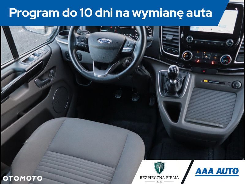 Ford Tourneo Custom - 8