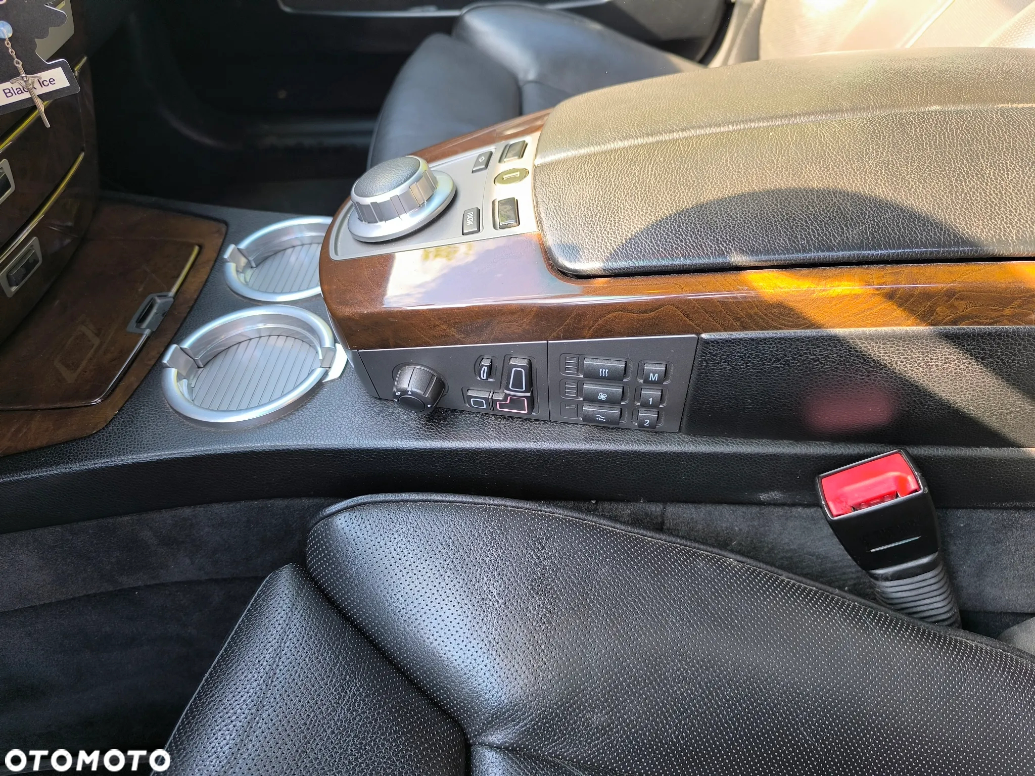 BMW Seria 7 740i L - 8