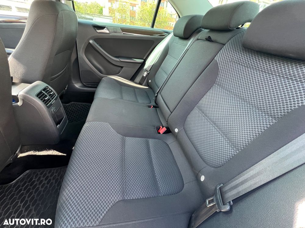 Volkswagen Jetta 1.2 TSI Comfortline - 10