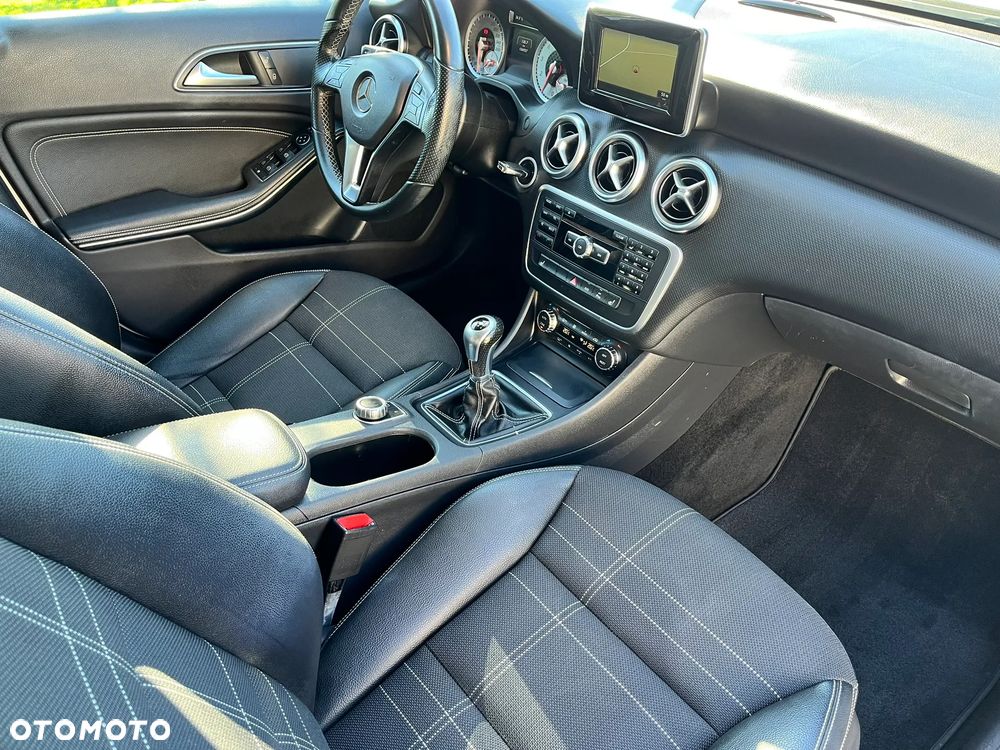 Mercedes-Benz Klasa A 180 BlueEfficiency Edition - 39